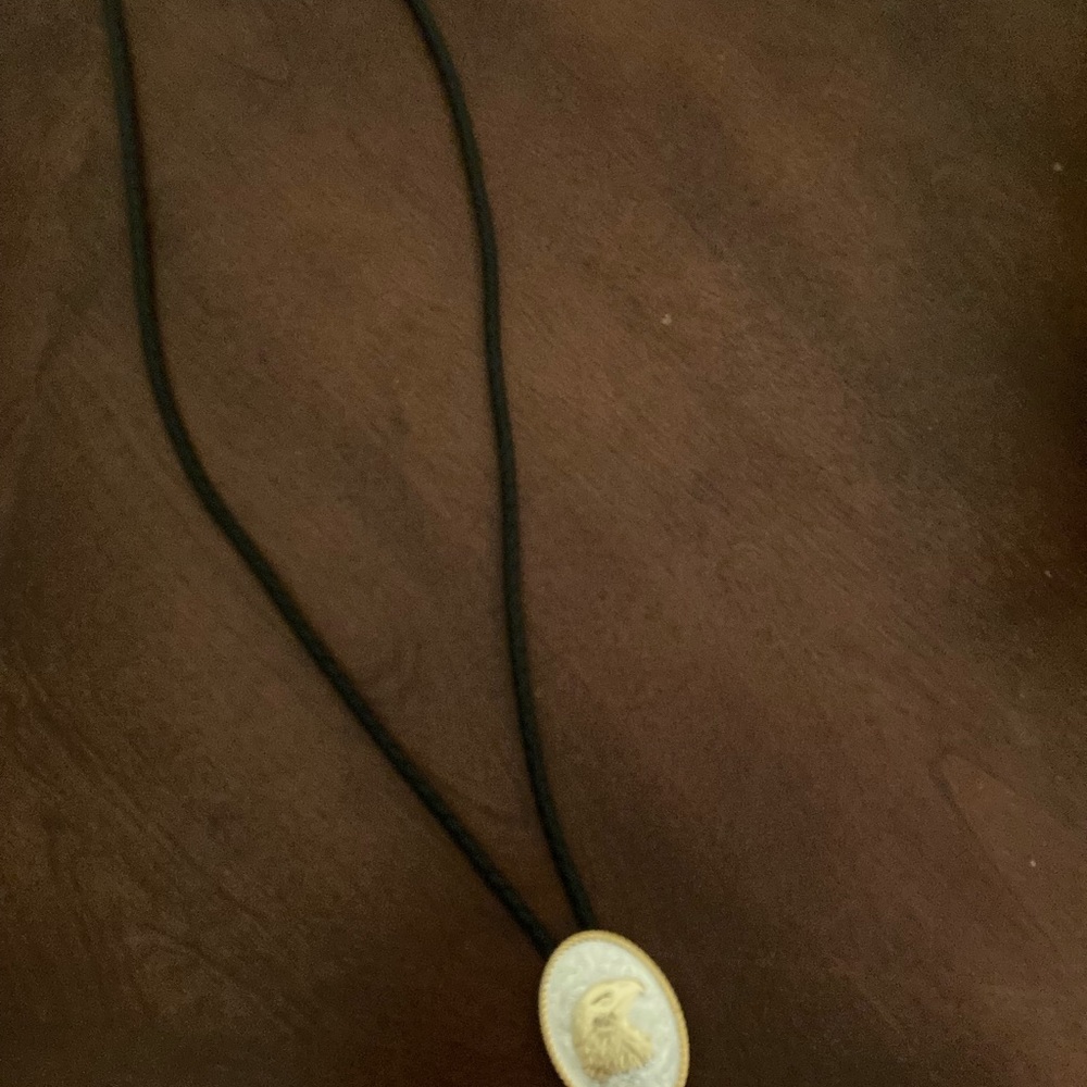Medallion necklace - Picture 4 of 6